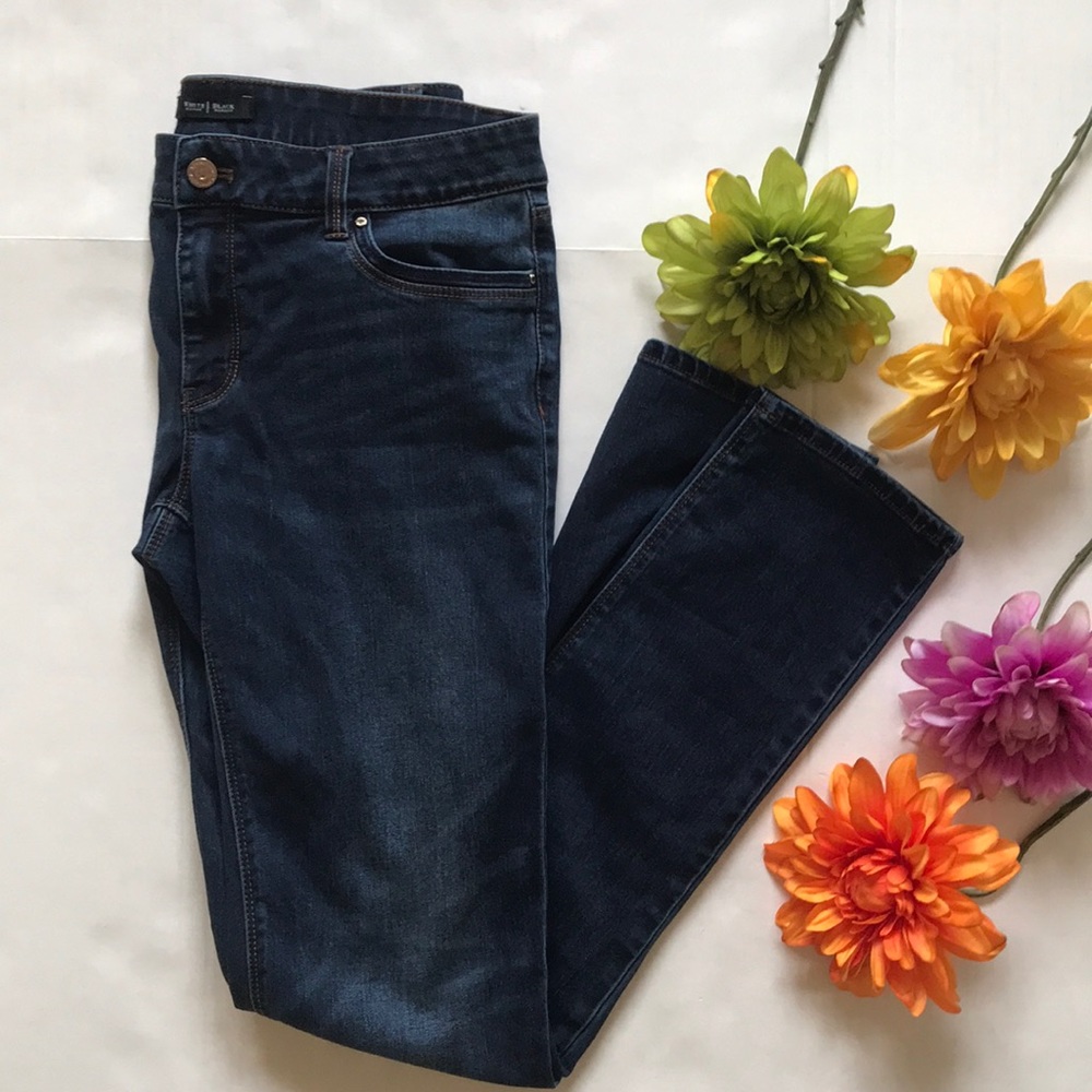 EUC 8R Slim White House Black Market Jeans 🌸
